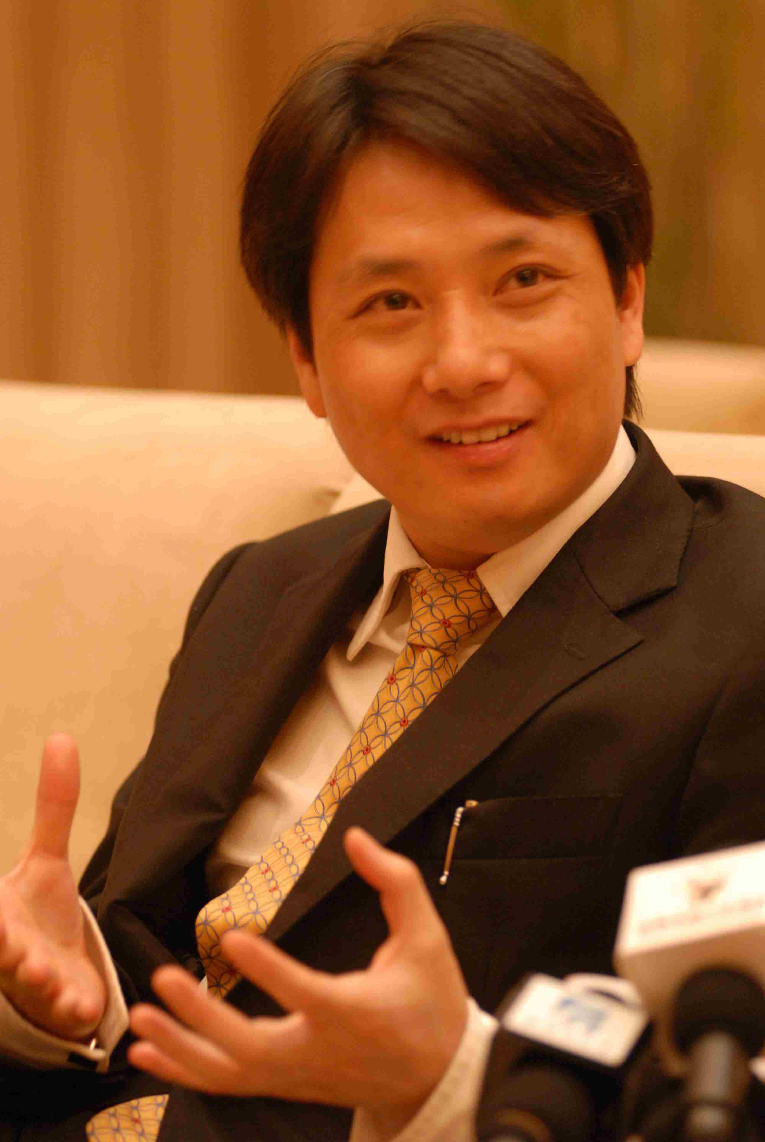 专访中环控股(01735)董事局主席余竹云:以轻资产发展平台型产业 做有情怀的百年老店