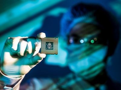 拜登任期终结前忙敲定芯片法案协议 惠普(HPQ.US)获5300万美元直接融资