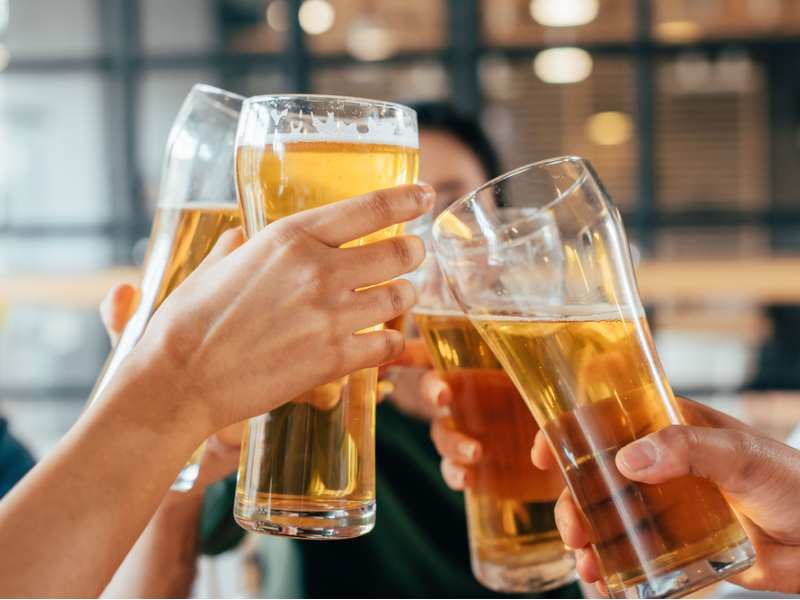 建銀國際：維持青島啤酒(00168)目標價55.6港元 收購即墨黃酒協同有限