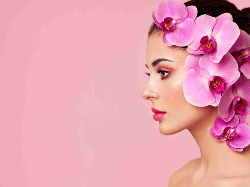 港股异动 | 毛戈平(01318)涨超5% 公司线上销售增长强劲 计划于26年一季度推出多元化产品