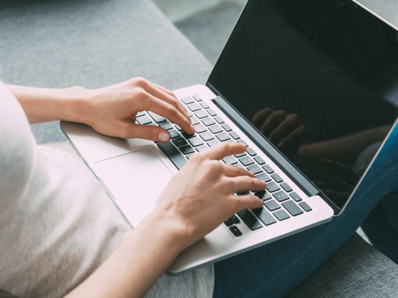 港股异动 | 联想集团(00992)涨近3% 近日联合英伟达推出“联想人工智能云超级工厂”