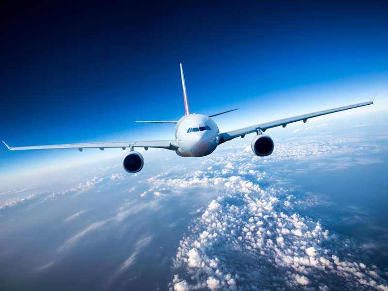 港股异动 | 航空股全线回调 东方航空(00670)跌超5% 近期油价、汇率有所波动