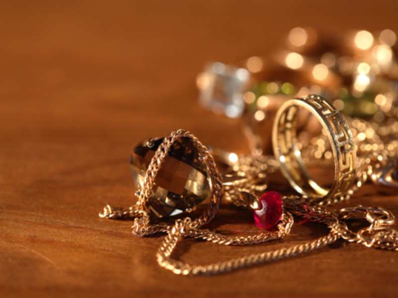 港股異動 | 老鋪黃金(06181)漲超9% SKP活動排隊熱度高漲 高端中式古法黃金仍持續破圈