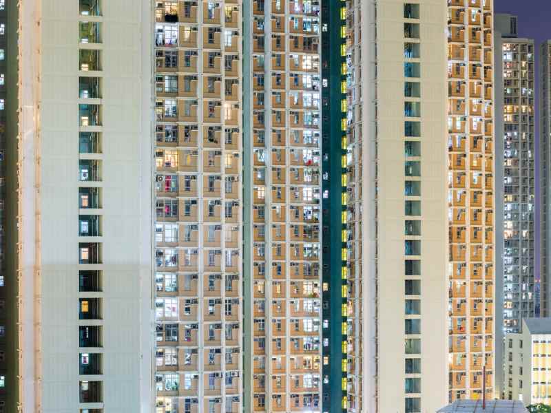 仲量聯行:香港樓市與恆生指數正向關聯 樓價走勢滯後股市2.2個月