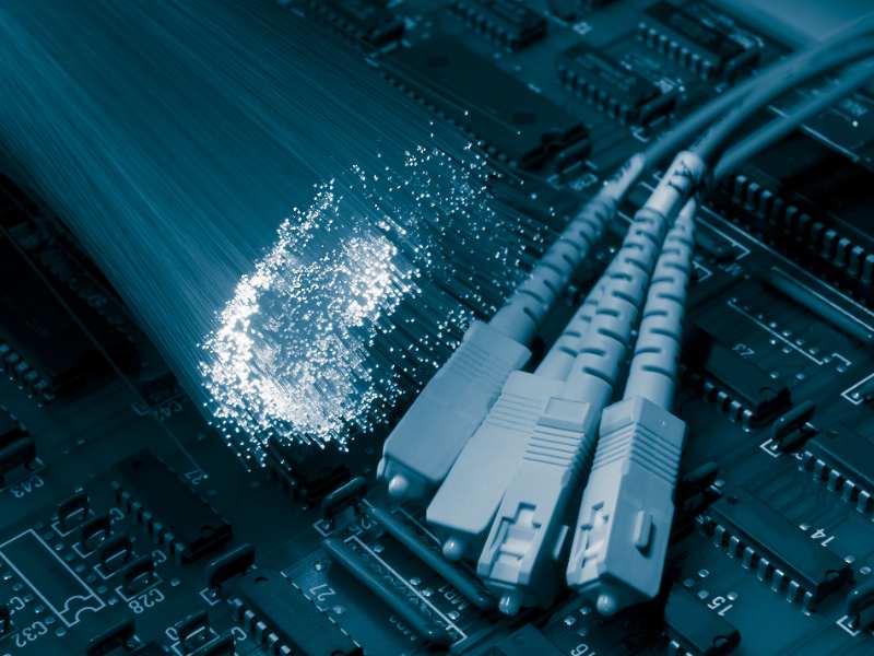 290億美元砸出“新未來”:AT&T(T.US)大舉併購光纖與頻譜,2026年利潤指引超預期