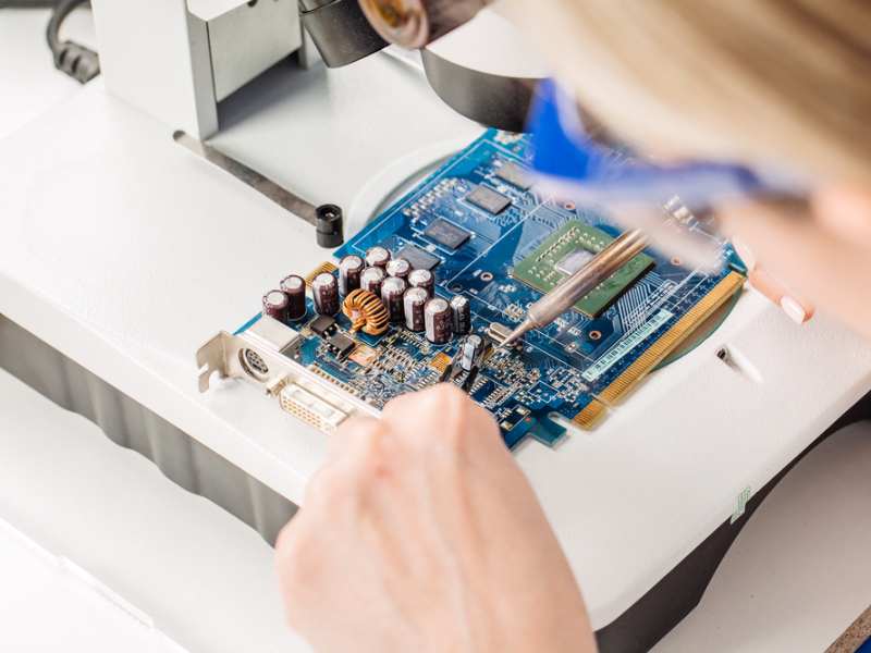 HDD雙寡頭吃滿“AI基建紅利”! 繼希捷之後 西部數據(WDC.US)也實現炸裂式增長 淨利潤激增296%