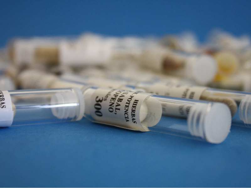 港股異動 | 同源康醫藥-B(02410)早盤漲超13% 甲磺酸艾多替尼片獲納入優先審評品種名單