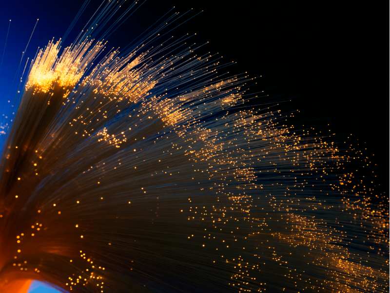 港股異動 | 長飛光纖光纜(06869)漲超10%刷新歷史新高 公司有望受益行業景氣復甦