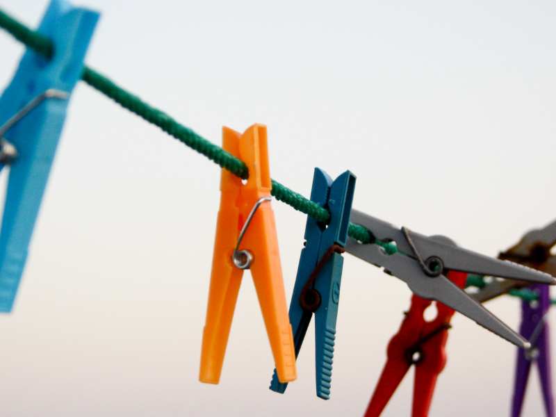 港股異動 | 龍蟠科技(02465)跌超4% 預計2025年度淨虧損最多約1.8億元