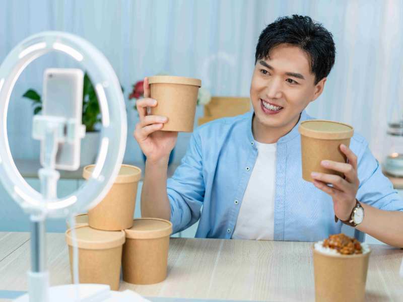 申萬宏源:維持東方甄選(01797)“增持”評級 產品組合優化 經營效益大幅提升