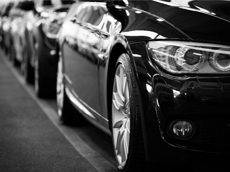 港股異動 | 汽車股跌幅擴大 金屬及存儲芯片等價格急升 短期內或爲車企來顯著成本壓力