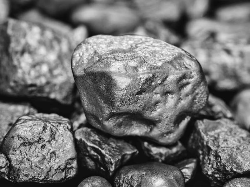 美股異動 | 現貨金銀狂跌不止!貴金屬概念股盤前集體大跌