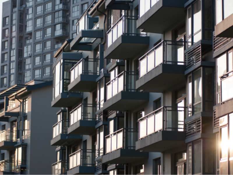 港股異動 | 內房股尾盤快速拉昇 萬科債勢創近一年最大漲幅 機構稱開年穩預期信號持續強化