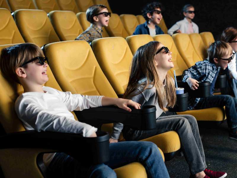 港股異動 | 貓眼娛樂(01896)盤中跌超4% 今年春節檔首日票房遜於往年