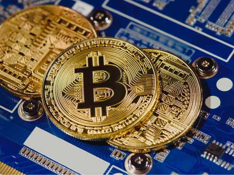 港股異動 | 加密貨幣概念股漲幅居前 比特幣強勢反彈逼近7萬美元 終結連續三個交易日跌勢