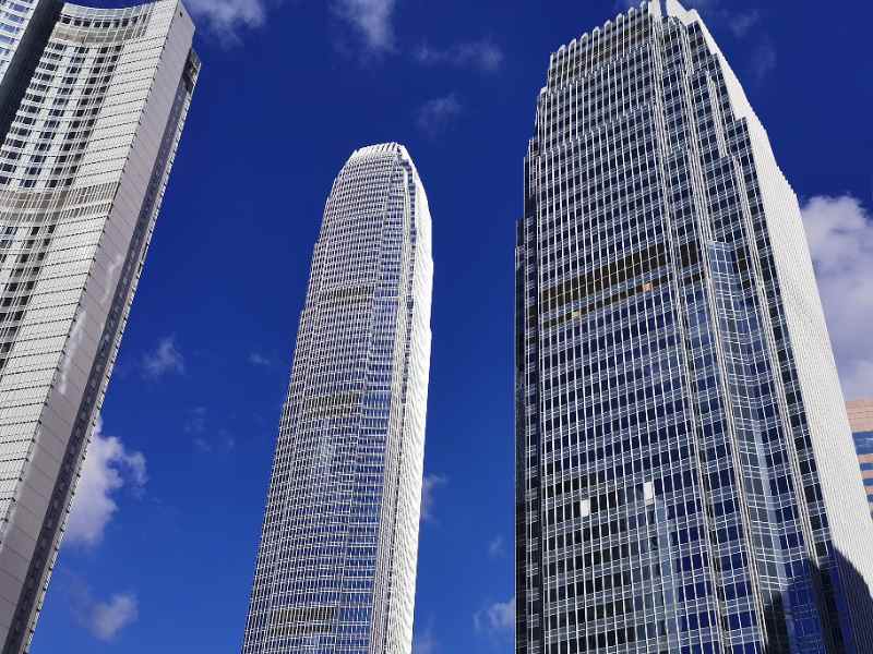 港股異動 | 長實集團(01113)再漲近4% 機構認爲集團出售英國電力資產將提高未來股份回購可能性