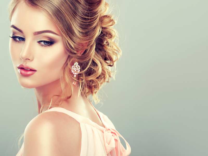 港股異動 | 老鋪黃金(06181)跌超5% 花旗認爲公司調價或令敏感型客戶需求放緩 但對銷售影響有限