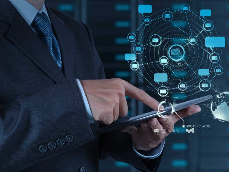 790億債務壓頂!派拉蒙(PSKY.US)收購案觸發信用雪崩,惠譽率先將其評級打入“垃圾級”