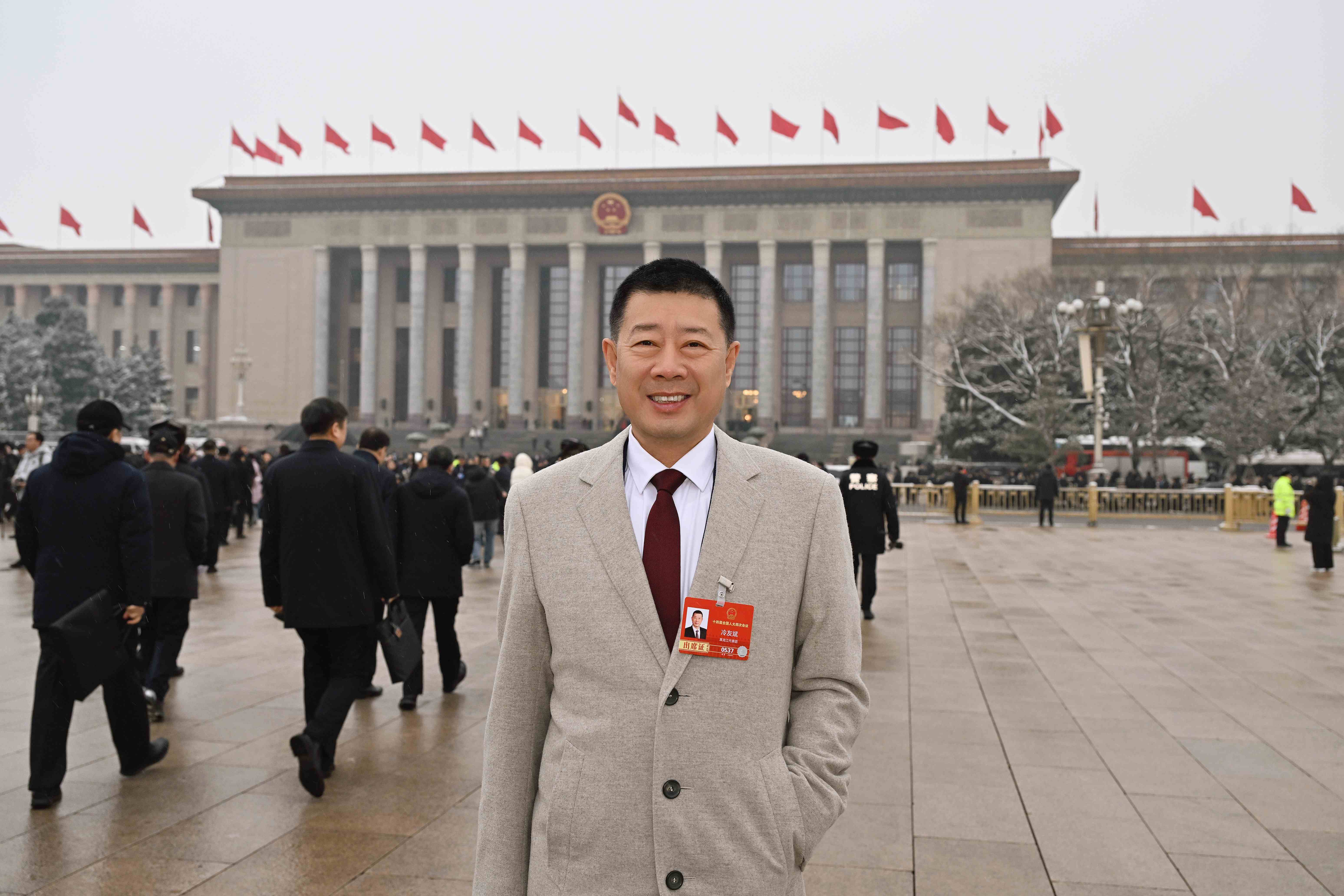 1、全国人大代表、中国飞鹤董事长冷友斌(1).jpg