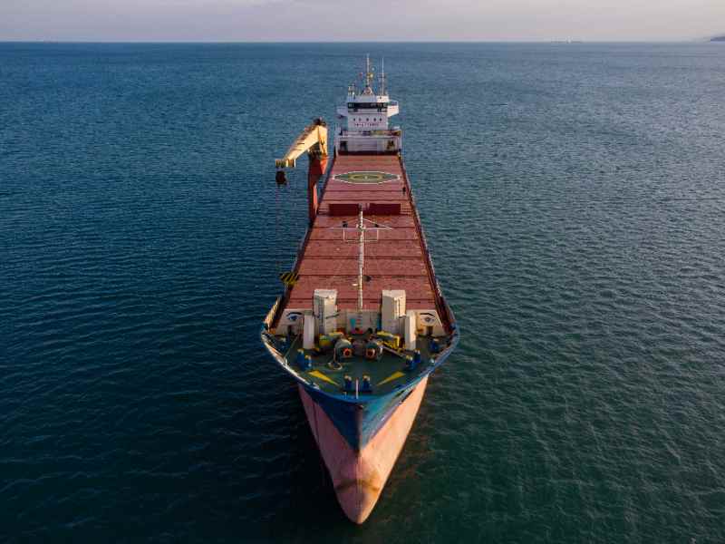 中金:維持太平洋航運(02343)跑贏行業評級 上調目標價至3.4港元