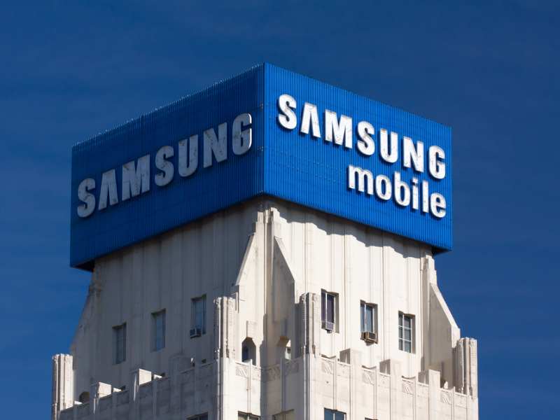 三星(SSNLF.US)拟转向签订多年期合同 以缓解存储芯片短缺担忧