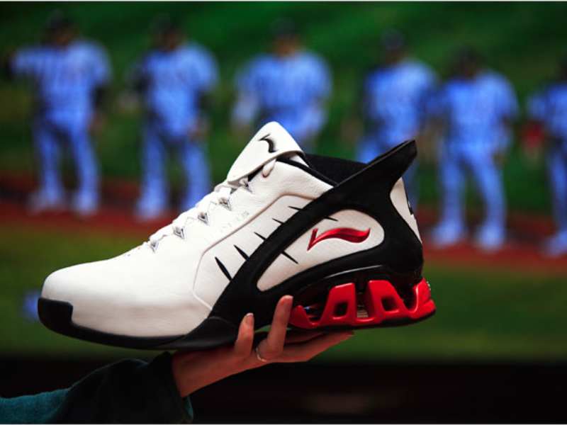 李宁(02331)2025营收创新高,管理层表示未来方向是“夯实基础,积极拓展”