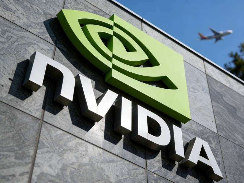 散户撤退信號與機構承接暗流交織,英偉達(NVDA.US)千鈞一髮考驗170美元生死線