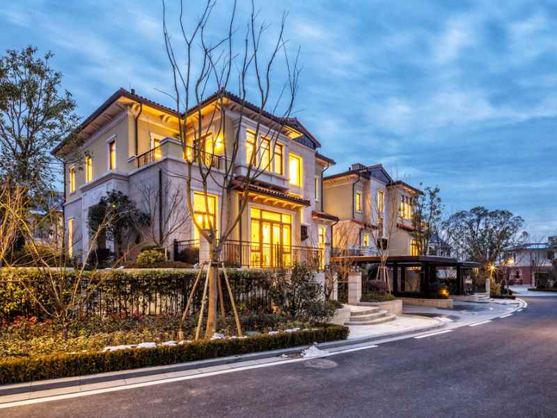 港股異動 | 雅生活服務(03319)跌近10%創新低 全年業績仍需時落實 董事會會議延期至下週二