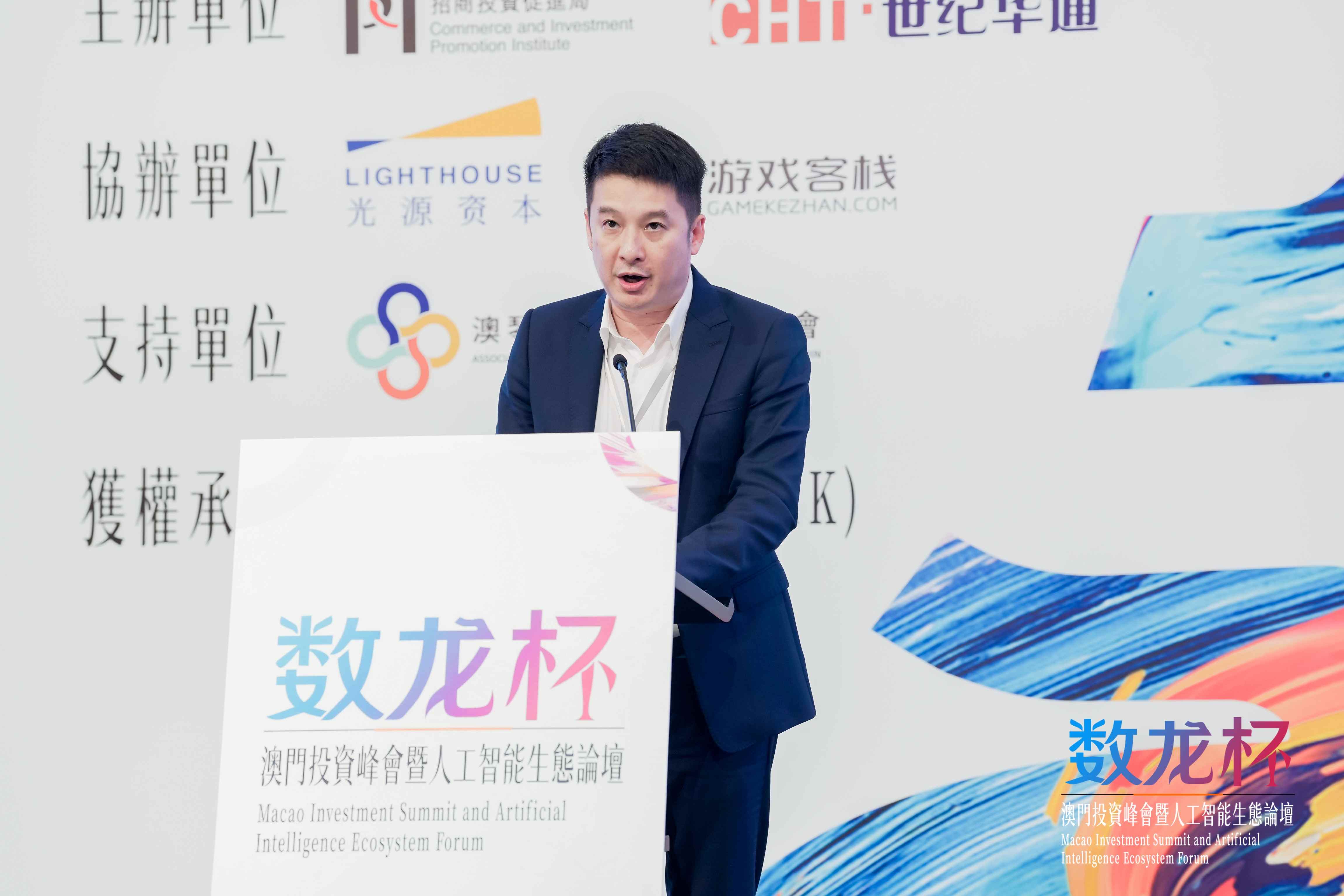 周议员.jpg