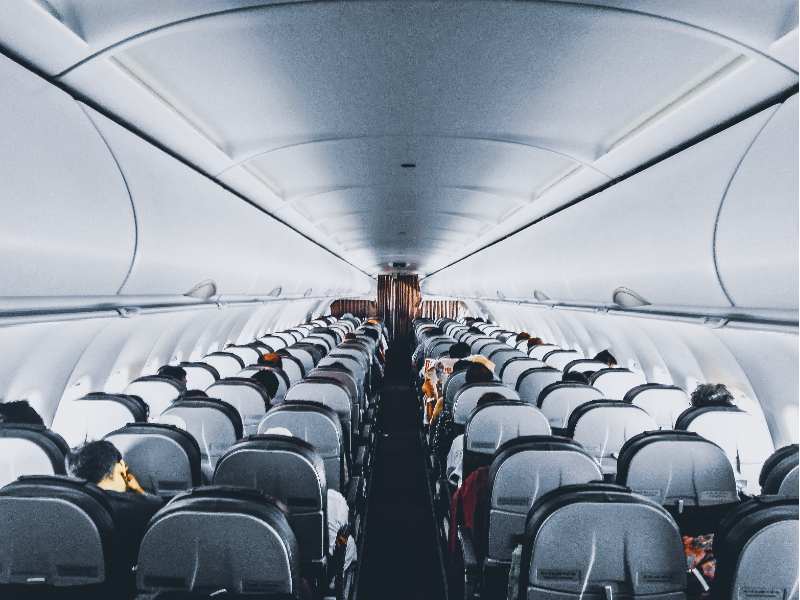 港股异动 | 国泰航空(00293)再涨超3% 上半年公司业绩预增 客货运量均同比增长9%