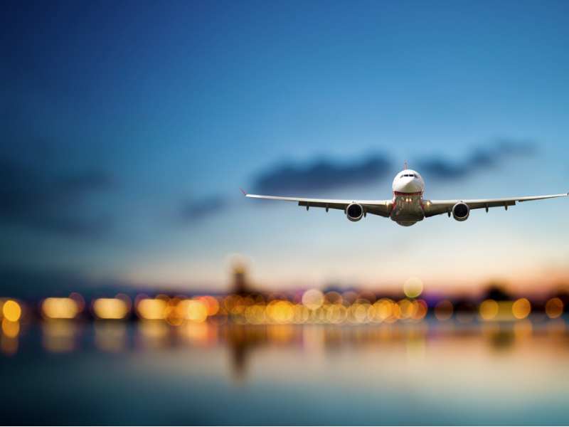 港股異動 | 航空股集體承壓 美伊局勢升級油價重返百元關口 燃油成本吞噬航司盈利