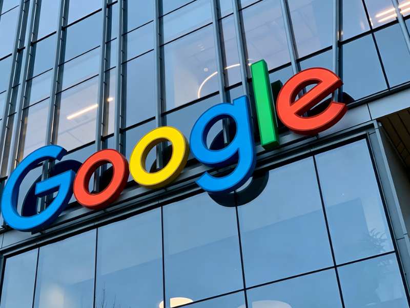 AI基建競賽持續升温 谷歌(GOOGL.US)、Meta(META.US)、微軟(MSFT.US)、亞馬遜(AMZN.US)未來承諾投資總額逼近2.4萬億美元